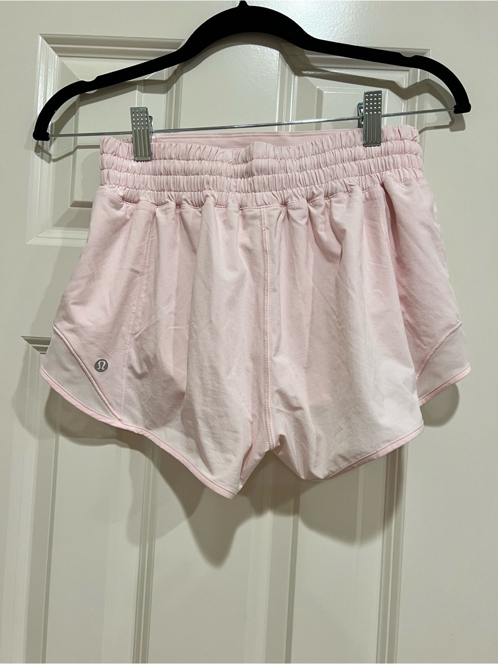 Light Pink Lululemon Hotty Hot High-Rise Lined Shorts 2.5” size 6 - Picture 3 of 4